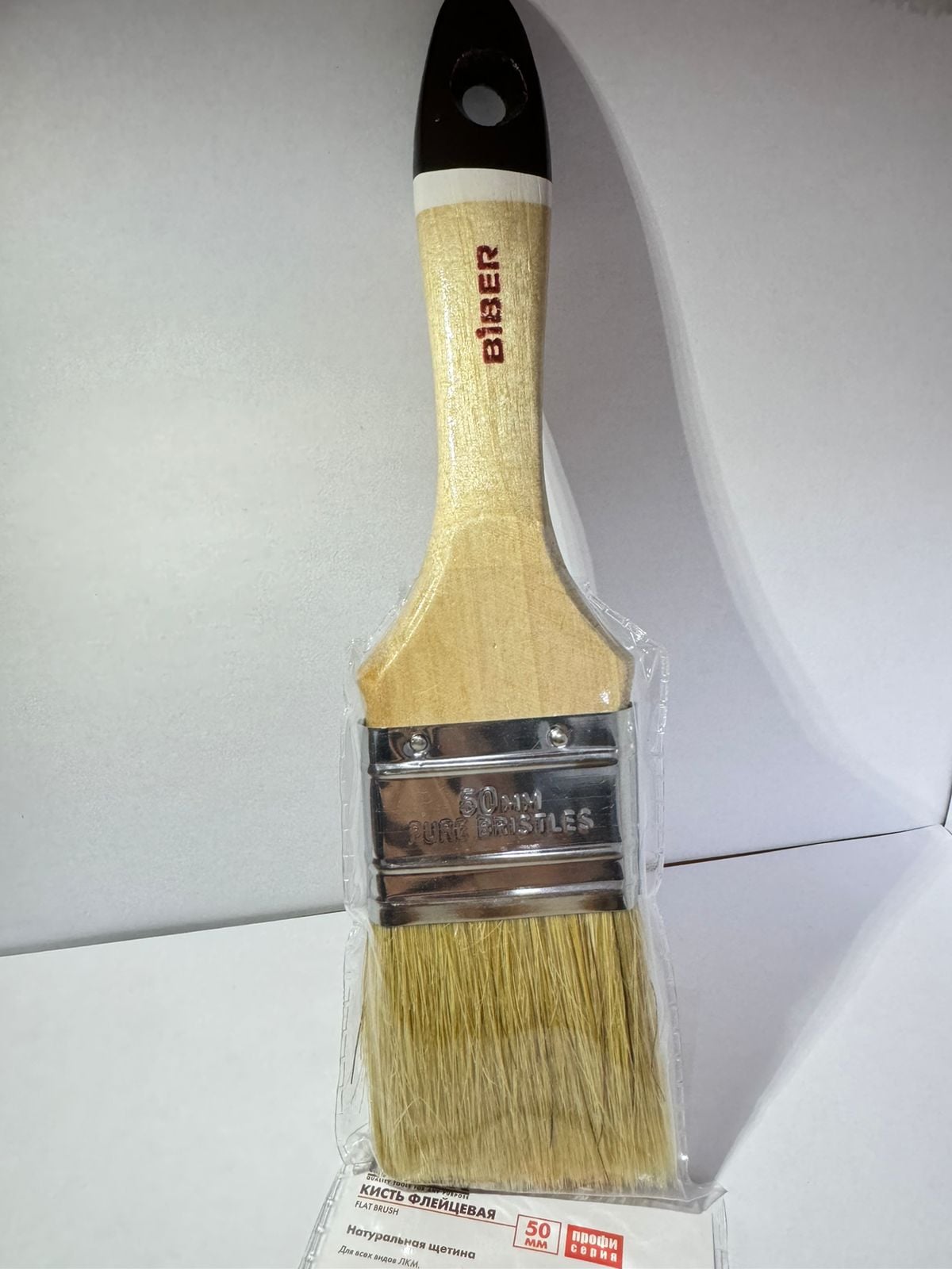 БИБЕР 31153 Кисть флейцевая натур. щетина дер. рукоятка "Профи" 50мм (12/300)
